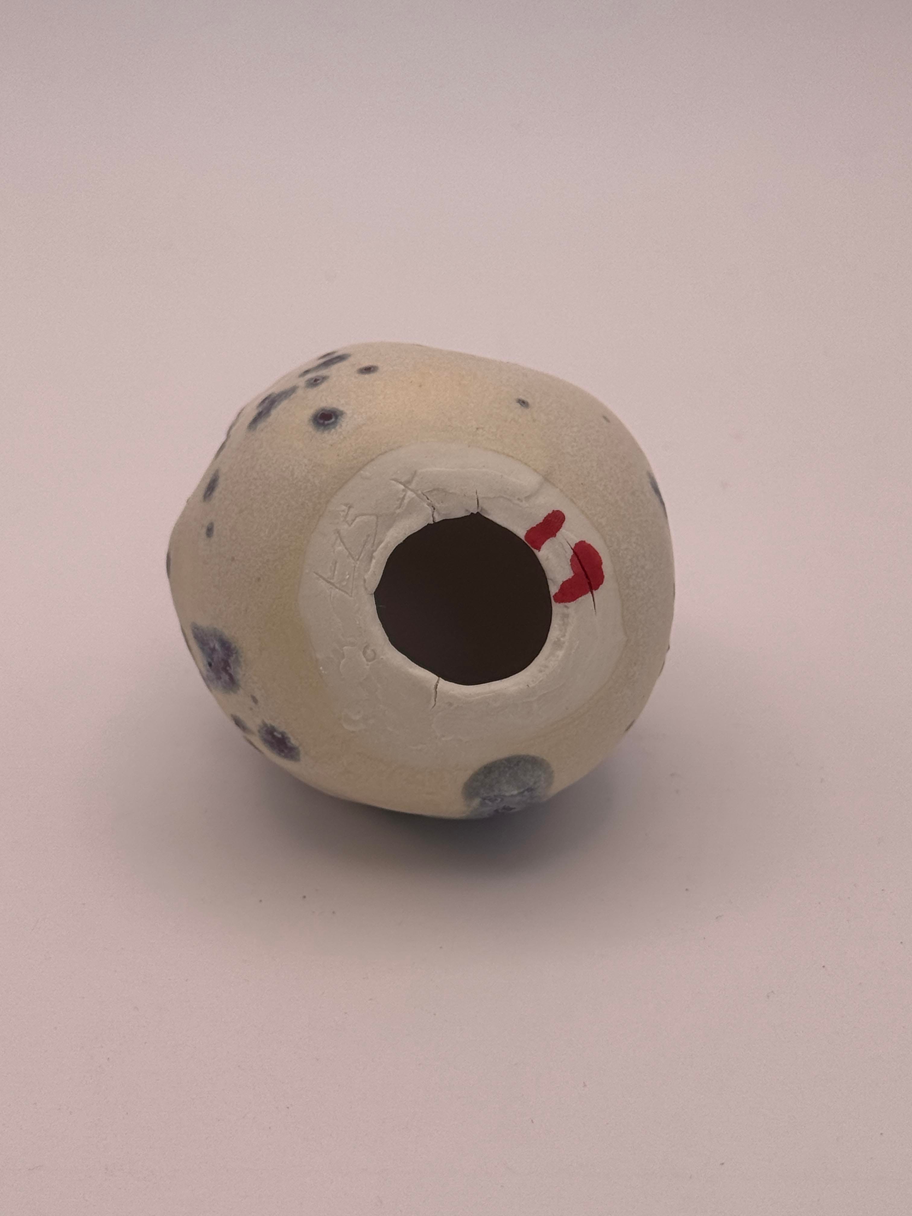 No. 19 · Egg Sing underside